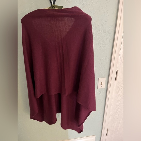 Kerisma poncho - Picture 2 of 2